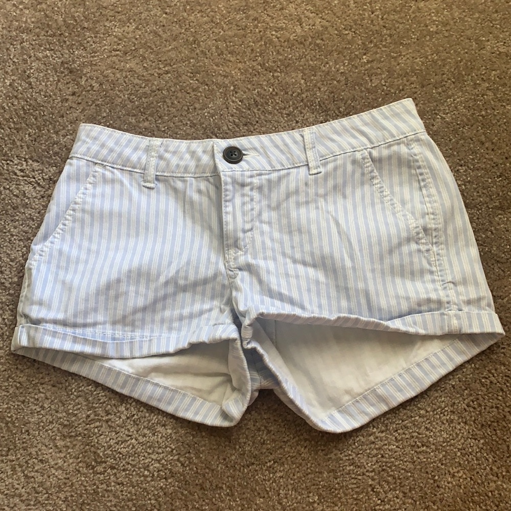 SO striped shorts, the sizing is in Juniors!